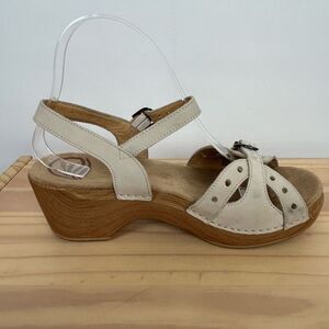 Dansko Clog Sandal Tan Leather Adjustable Shoes 70s Boho Comfort size 7.5